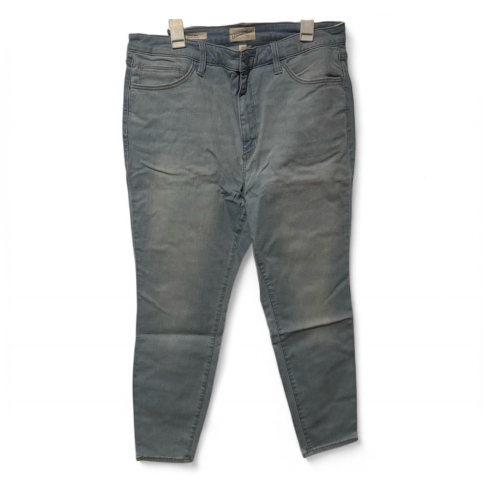Universal Thread size 17S Light Blue Jeans